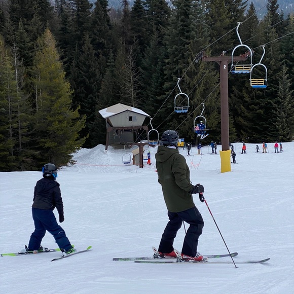 ❤️😊 Gently used family clothes 😊❤️ - Picture 3 of 4